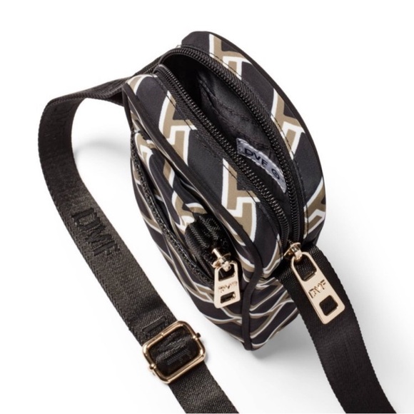 DVF Diane Von Furstenberg X Target Vintage Weave Neutral Cellphone Holder - Picture 4 of 5